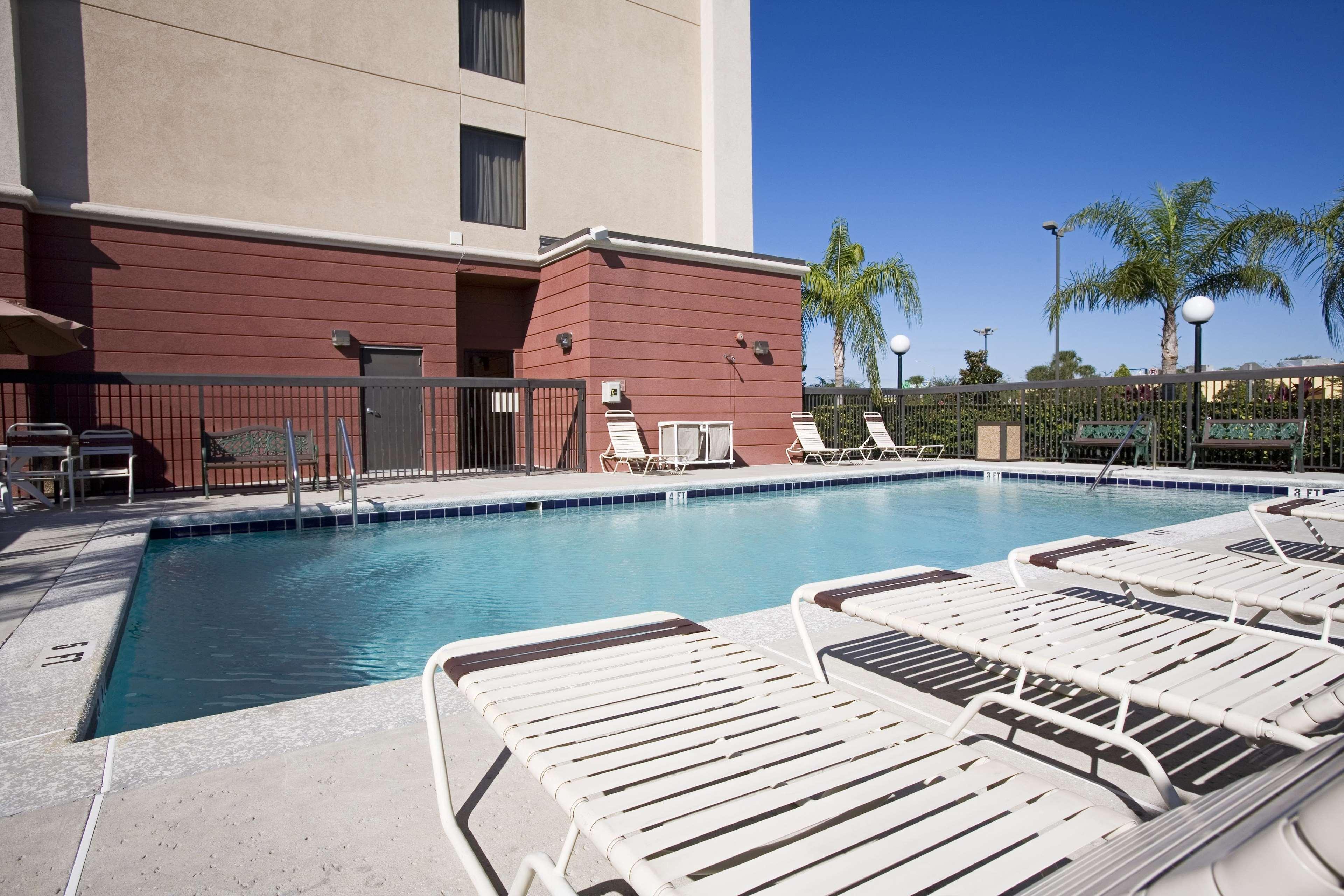 Hampton Inn & Suites Orlando International Drive North Facilities photo
